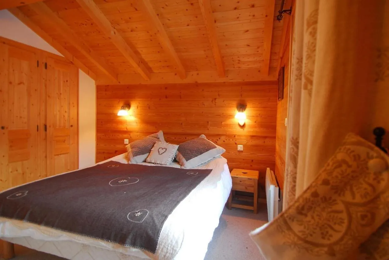Montbeliarde - Chalet Avec Jacuzzi - Bo Immobilier شاتيل